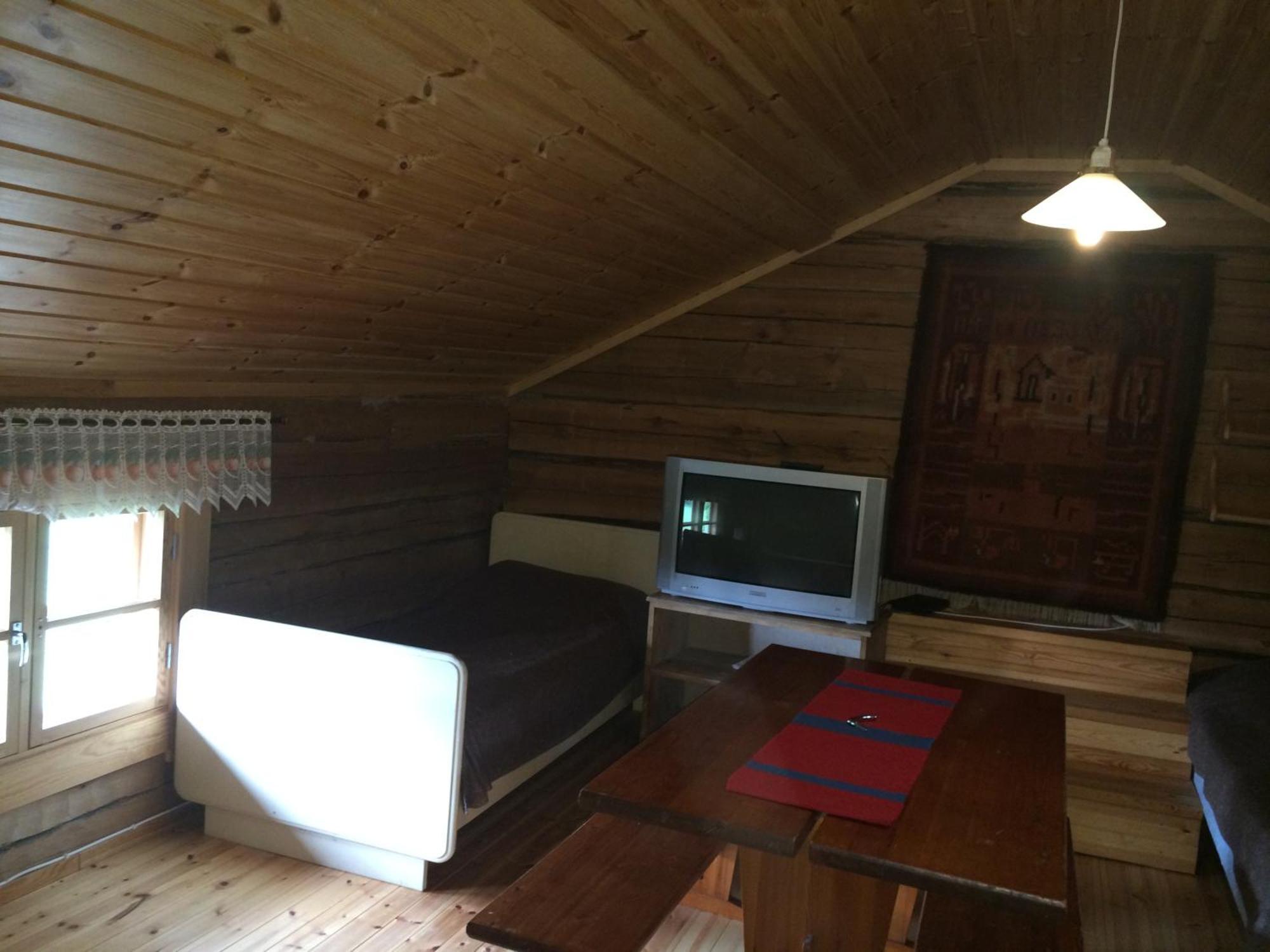 Hyvoelaen Talo Bed and Breakfast Ähtäri Rum bild